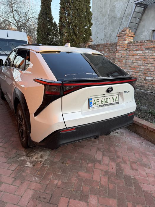 Toyota bz4x електромобіль