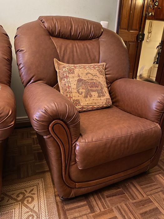 Sofas em pele individuais 2 x