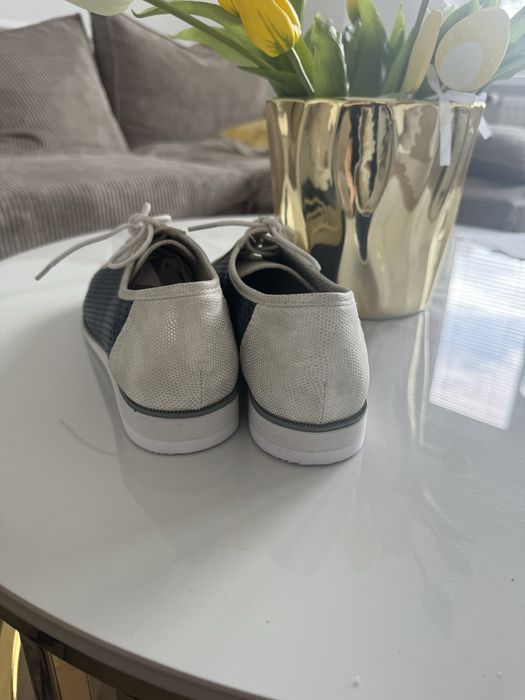Buty półbuty wiązane