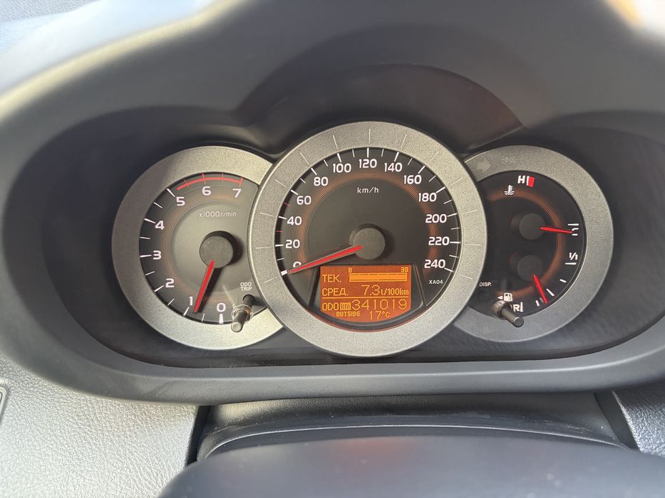 Toyota RAV4 2.2 D-CAT 4x4 МКПП 6-ступ