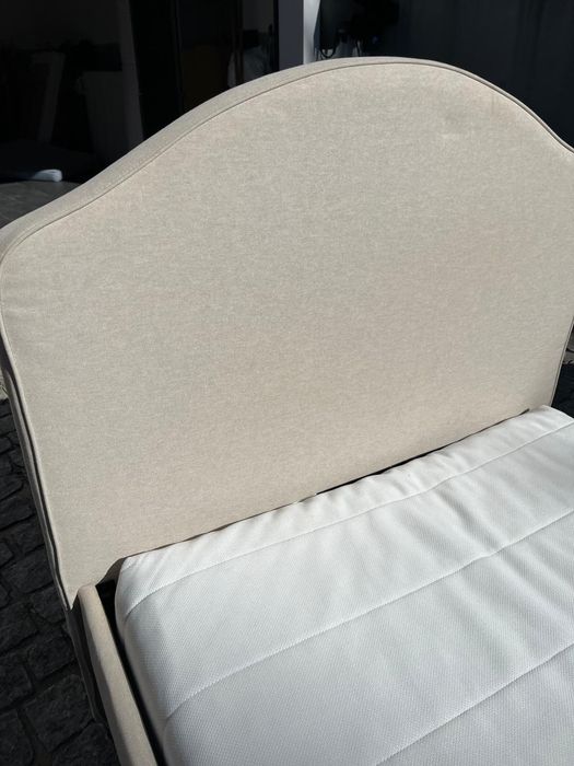 Cama IKEA acolchoada 90x200cm com colchão