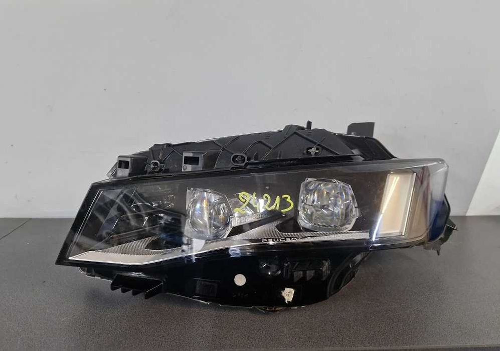 Peugeot 508 II 18-23 r. Lampa Przód Lewa Full Led