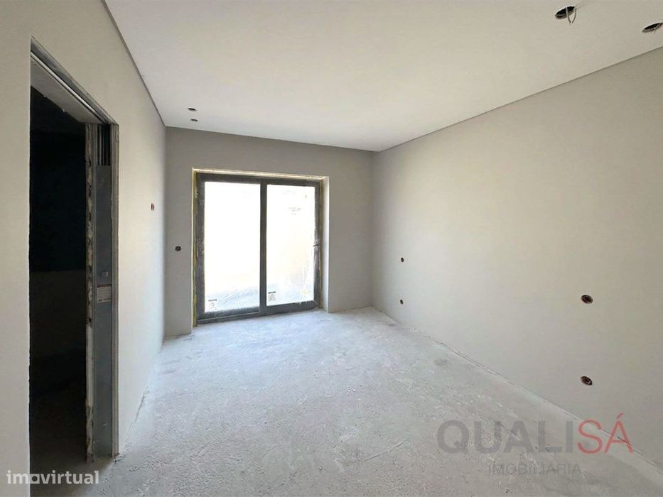 Apartamento T2 novo com logradouro e lugar de garagem em Ferreiros ...