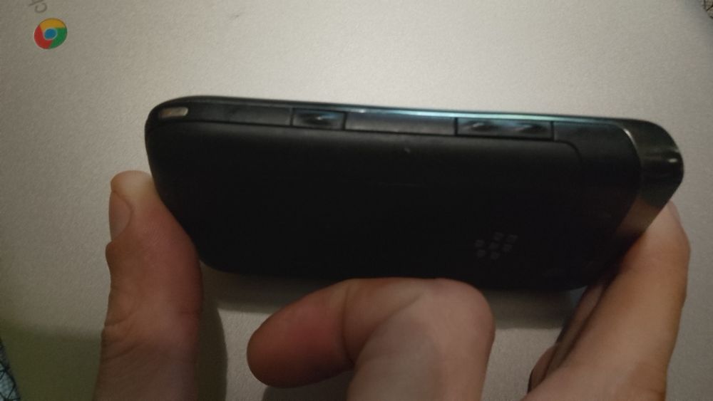 Ретро телефон BlackBerry Bold 9700
