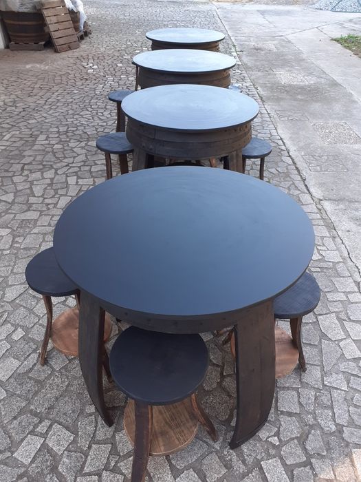 Mesas,bancos feito pipas vintage