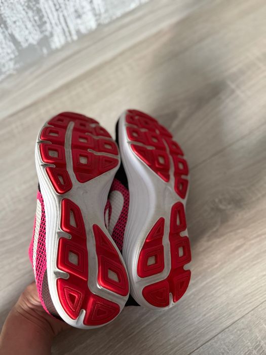 Жіночі кросівки Nike р.39