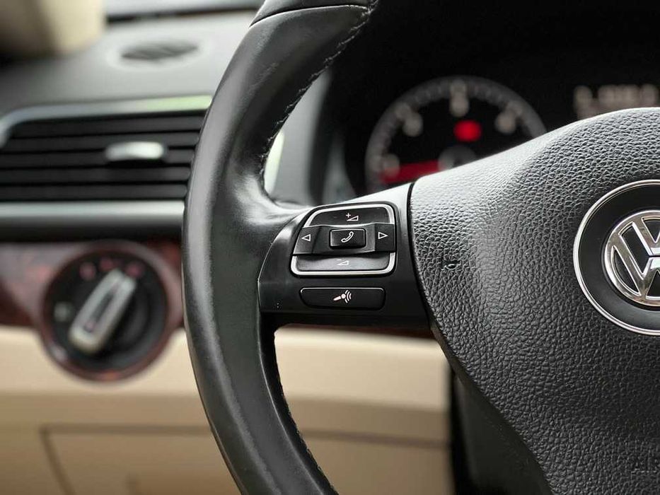 Volkswagen Passat 2012