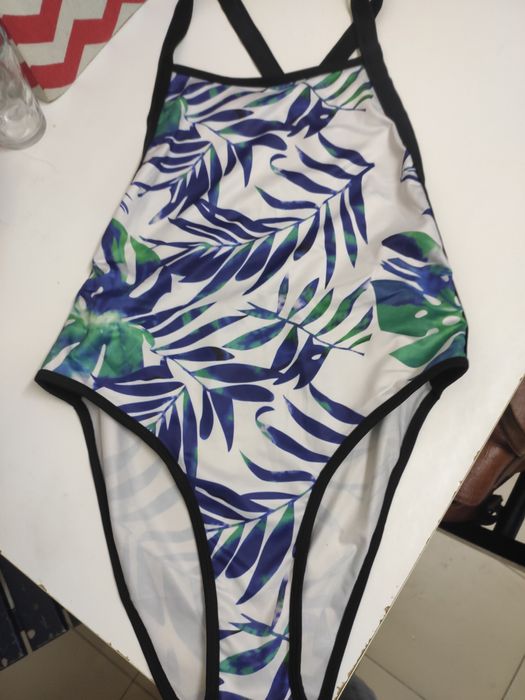 Fato de banho novo a estrear com etiqueta