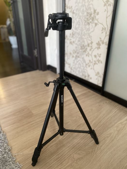 Штатив трипод Sony VCT-R640 для фото або камери