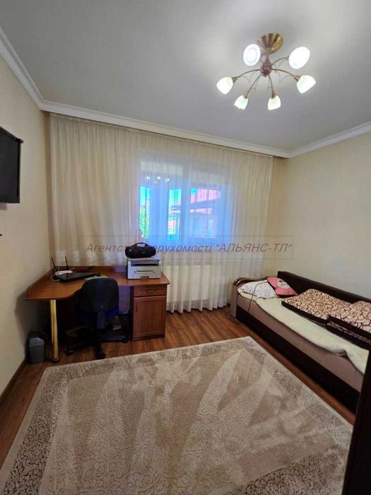 Будинок з ремонтом та меблями , вільний , 9 сот