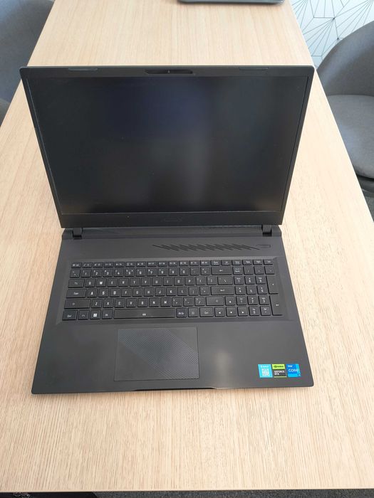 Laptop gamingowy 17 cali RTX 4070 AORUS 17
