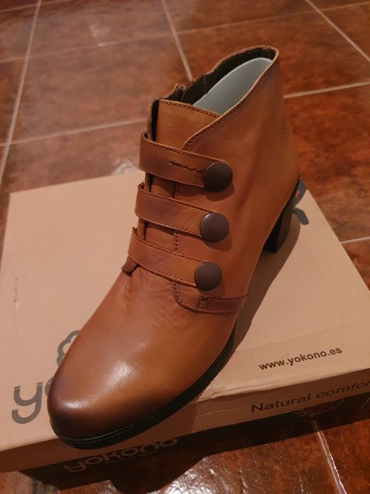 Botins de couro camel