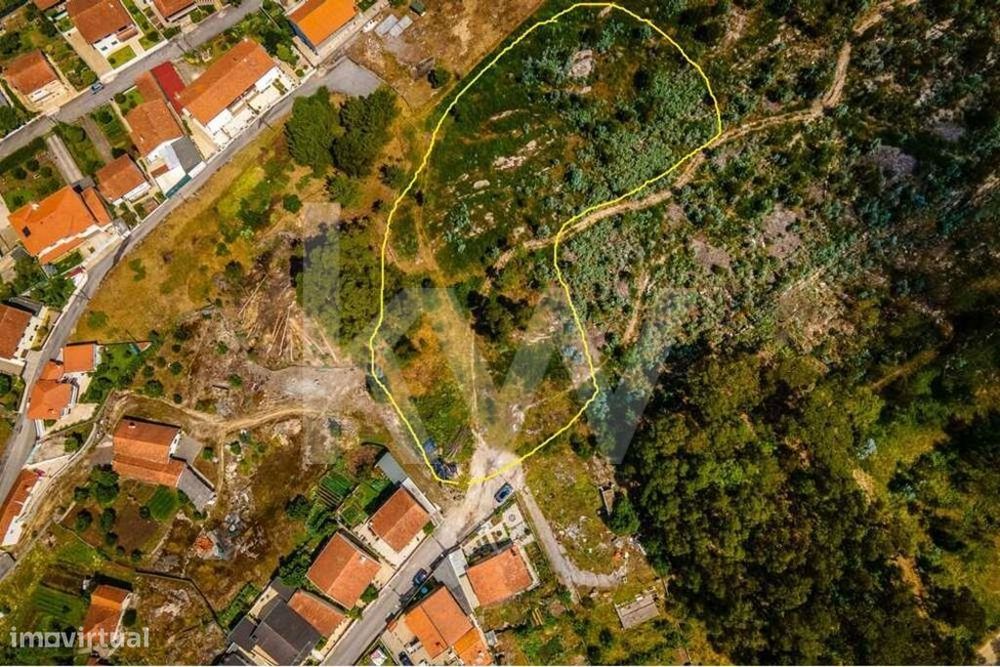 Terreno c/7830 m2 | Com acesso por 2 ruas | Estação de comboio a 1Km