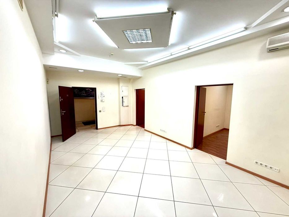 Офис 3 кабинета, кондиционер и охрана — всё, как у больших дядек!