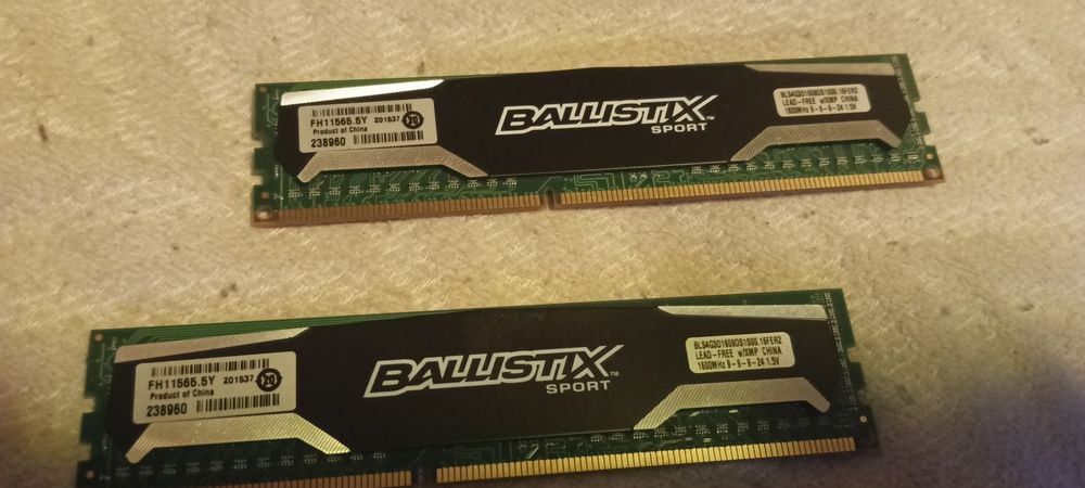 Kości pamięci 8 Gb Ballistix