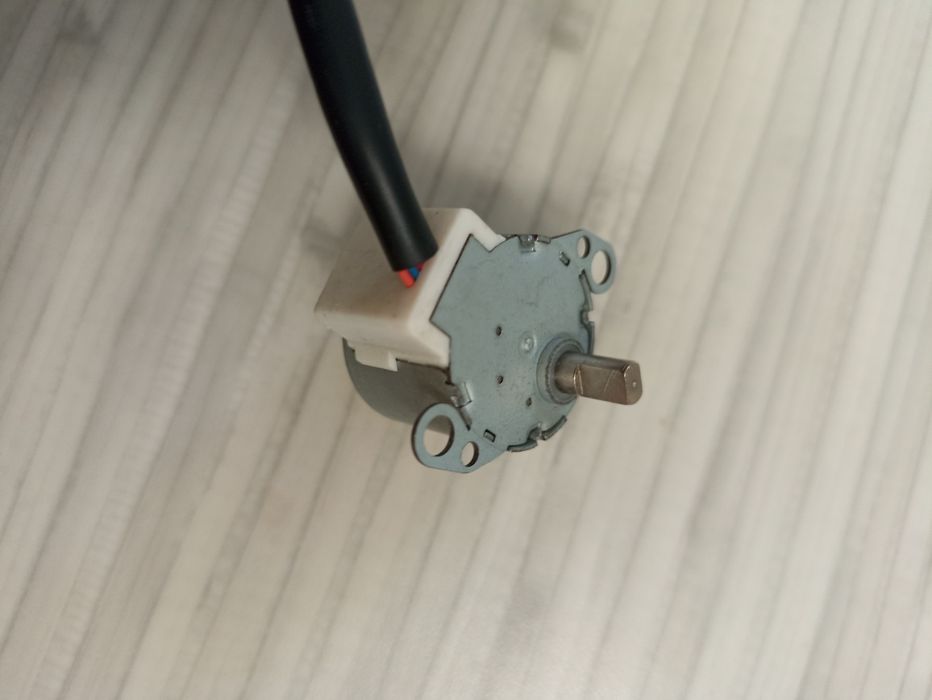 Шаговый двигатель для шторки кондиционера MP24AA AD 12V