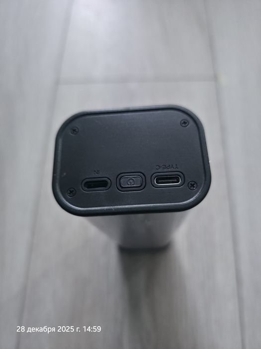 Повербанк с быстрой зарядкой и яркой прдсветкой