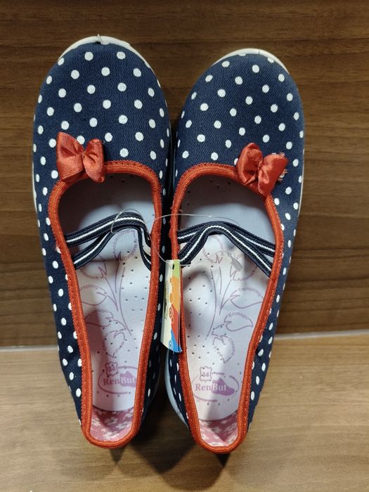 Kapcie dziecięce RenBut, nowe, 34