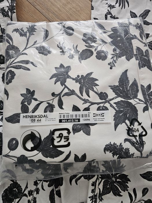 Ikea henriksdal pokrycie na krzeslo bialy czarny kwiaty