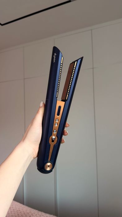 Випрямляч для волосся Dyson Corrale від Вікторії Ускової