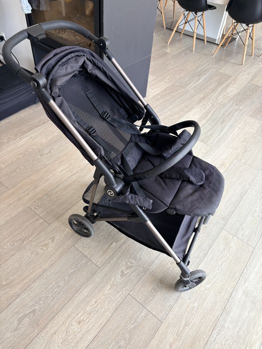 Cybex Melio Deep Black – Carrinho ultraleve 5,9 kg (reversível)