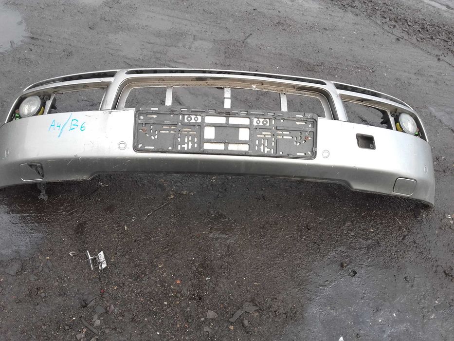 Audi a4/b6 zderzak przedni srebny