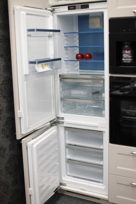 Chłodziarko-zamrażarka do zabudowy Miele KFN 7774 D Ekspozycja