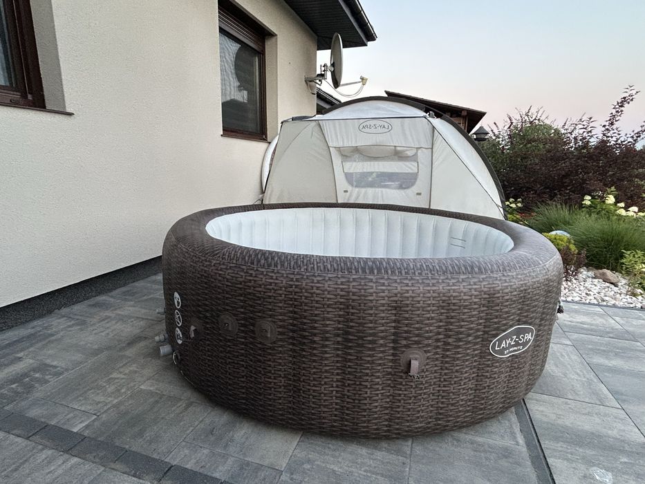 Jacuzzi BESTWAY Lay-Z-Spa St.Mortz