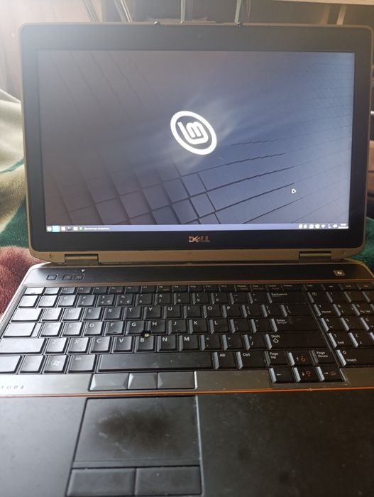 dell ноутбук старий