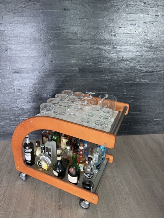 Carrinho de Bar em Madeira e Vidro