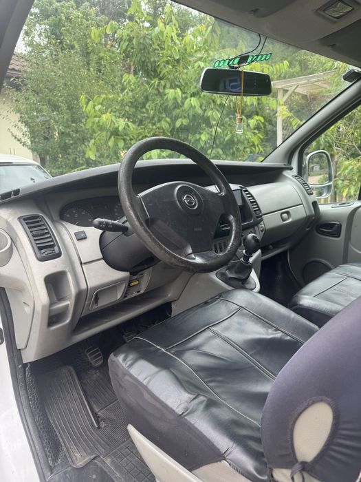 Sprzedam Vivaro 2,0 benzyna gaz 2008 r