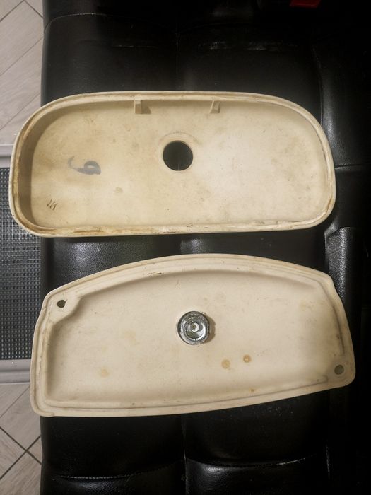 Кришка для бачка унітазу