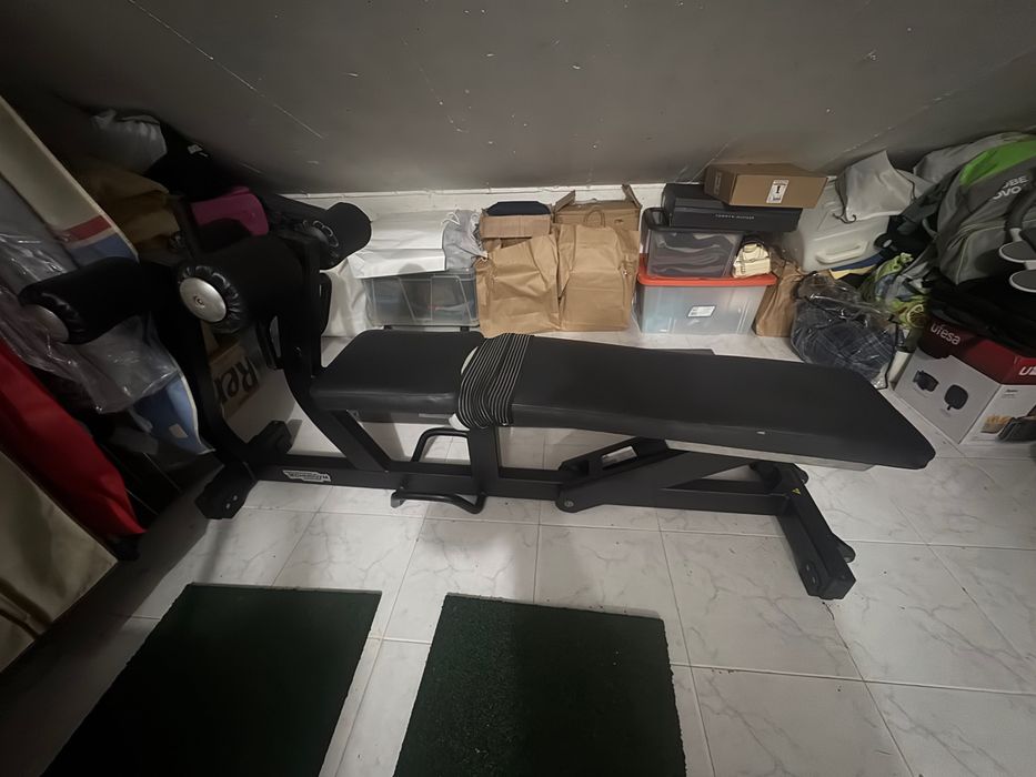 Banco Abdominais TECHNOGYM