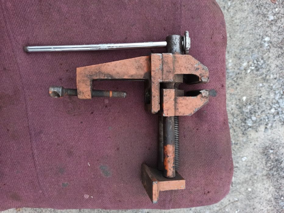 Тіски, лещата слюсарні стальні срср