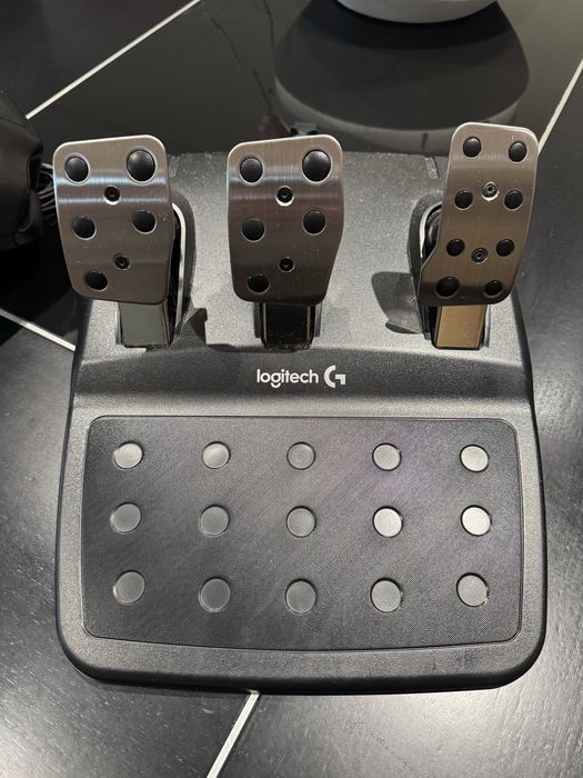 Volante e Pedais Logitech G29