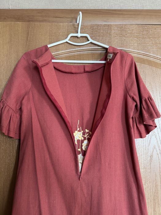 Ллянє вишите плаття