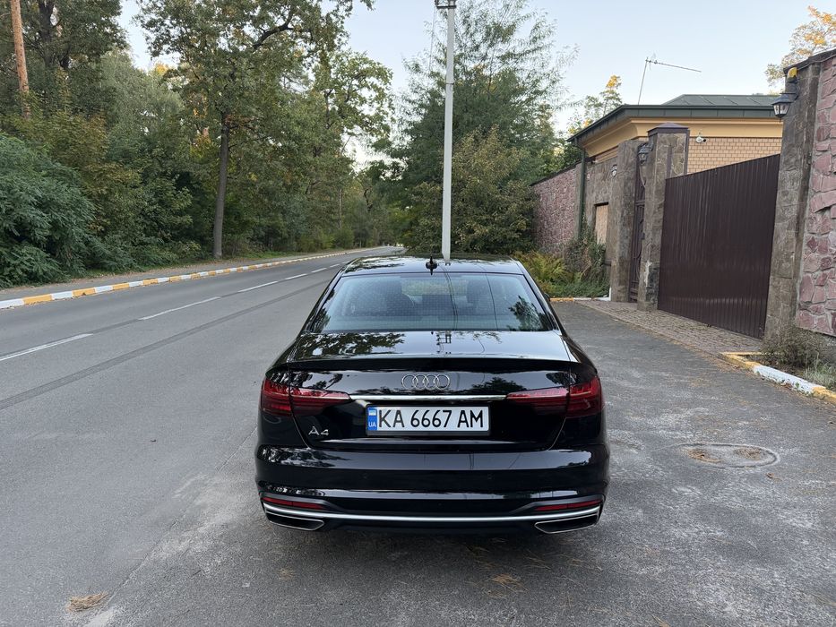 Audi A4 2020 рік