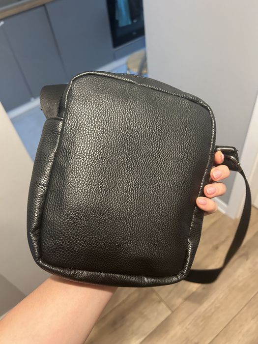 Czarna torebka louis vuitton