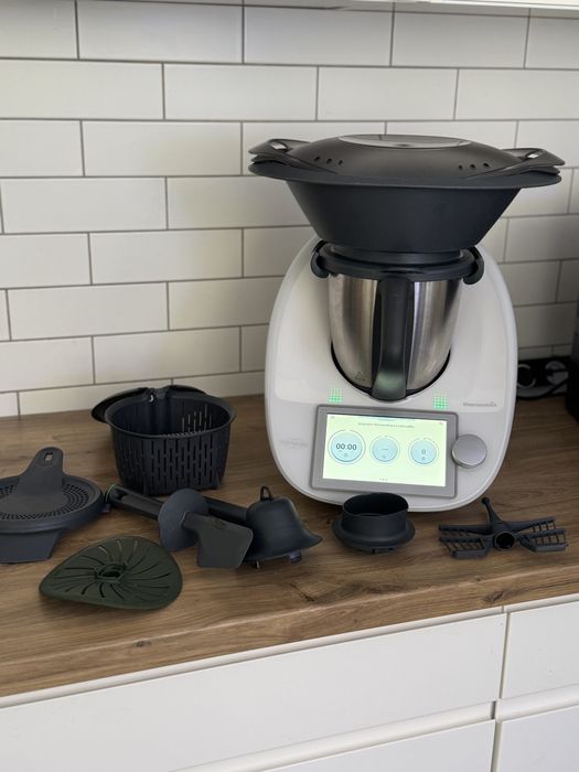 Sprzedam Thermomix TM6 Vorwerk + dodatki, stan bdb