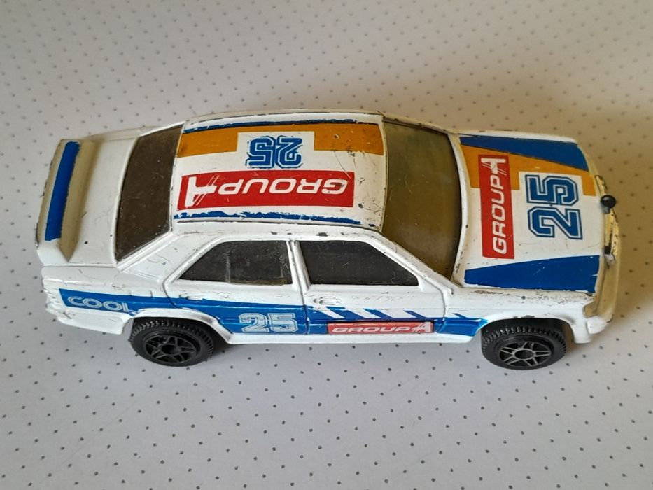 1/43 Mercedes 190 E машина , модель