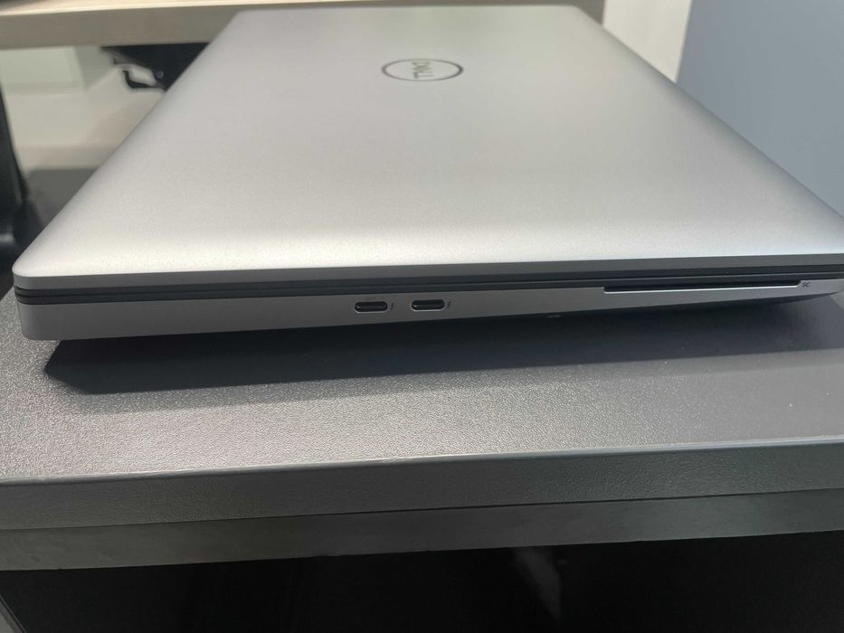 Dell Precision 7550 \Core i7-10750H\32Gb-DDR4\nVidia Quadro T2000(4gb)