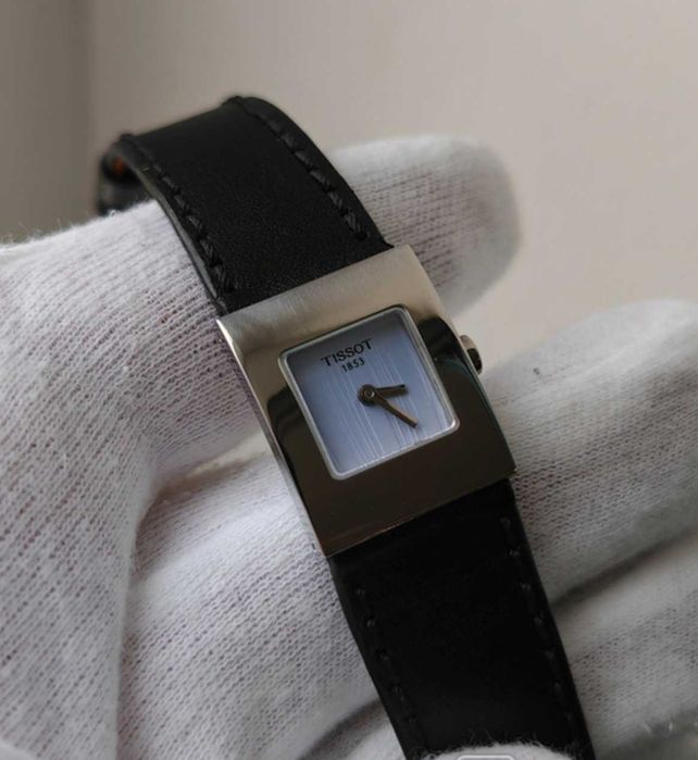 Жіночий годинник часы Continental Sapphire