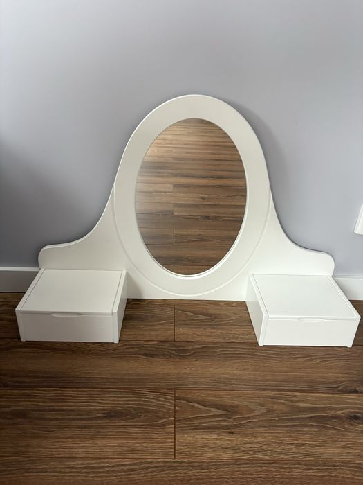 Toaletka z kolekcji Meblik BDB