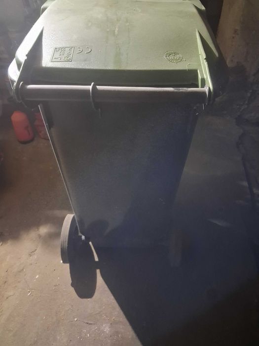 Pojemnik na śmieci  zewnetrzny 120 L