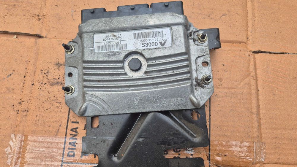 Sterownik komputer silnika Renault Megane II 16,16V 8200,321263