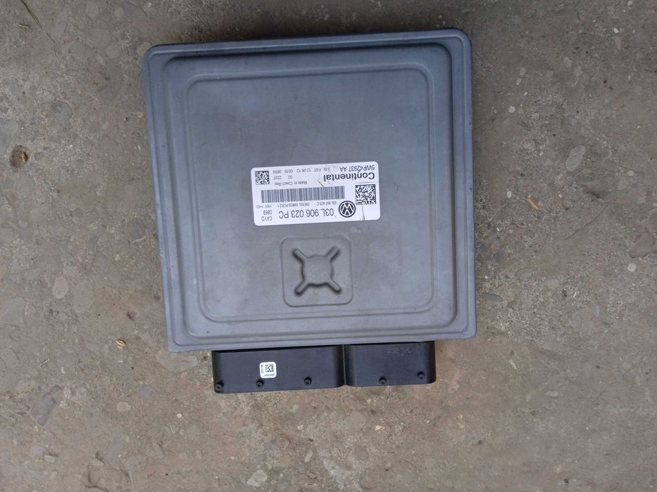03L906023PC 5WP42937 КОМПЬЮТЕР VW CADDY 1. 6