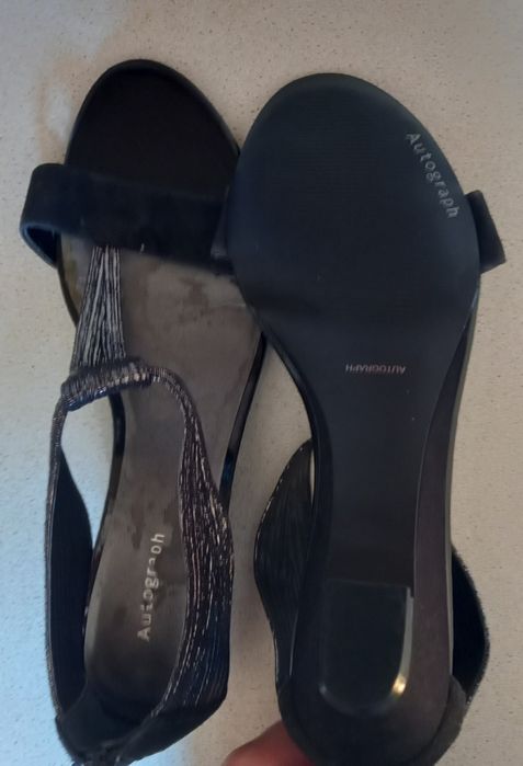 Женские босоножки