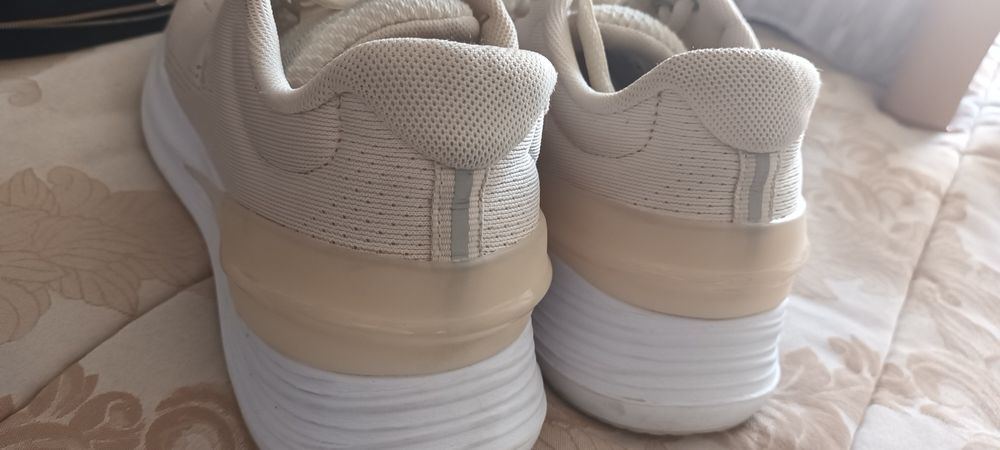 Sapatilhas beje champion