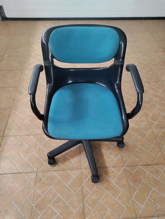 Cadeiras com rodas/pernas