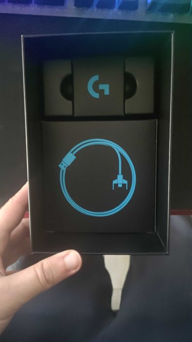Logitech g pro wireless 1 versão(lado esquerdo falha algumas vezes)